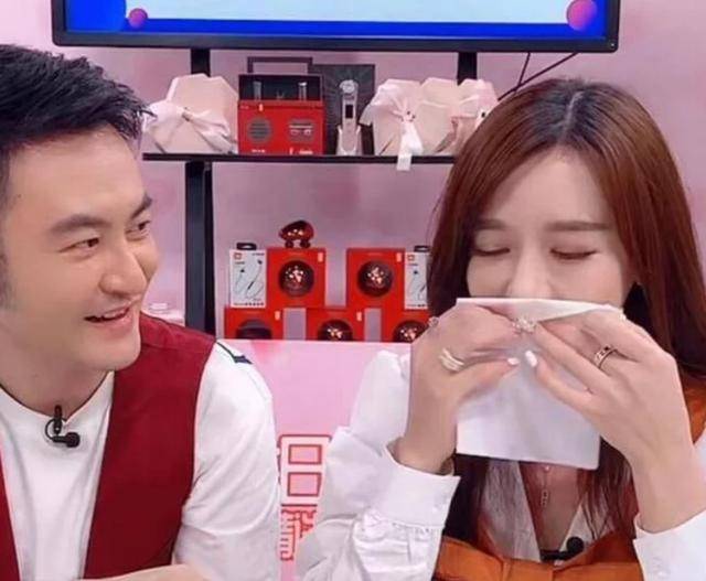 《好声音》导师风评被害?女星自曝遭一线男歌手骗感情