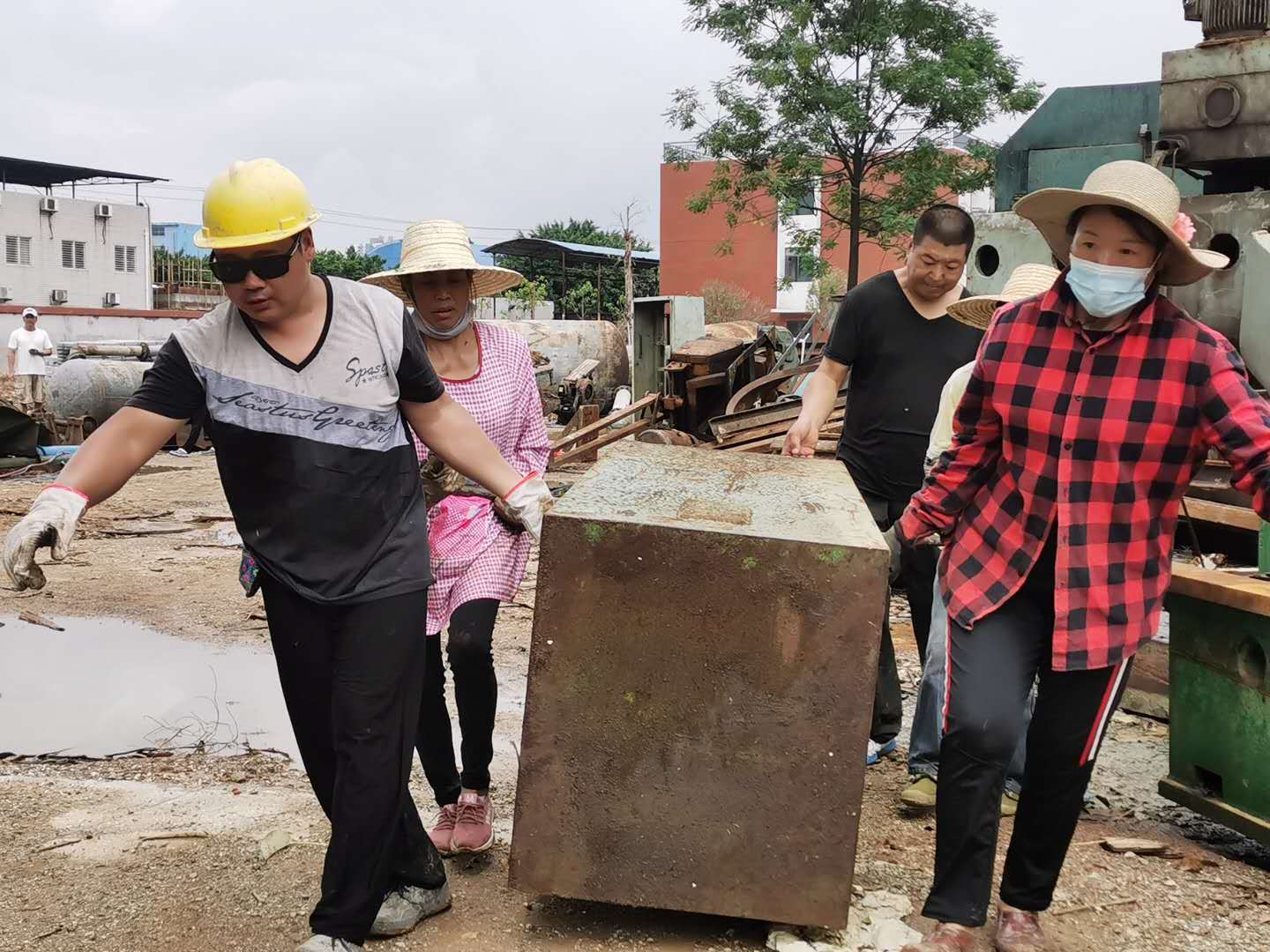 艺术家何继为钢铁雕塑作品量身定做王建国