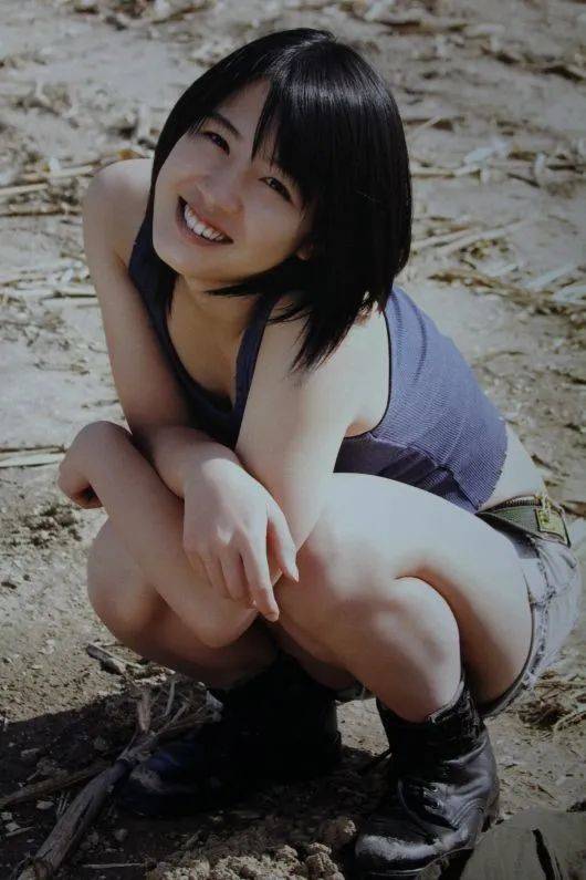 原创90后日本女星樱庭奈奈美走红!肤白靓丽细嫩大长腿诱人