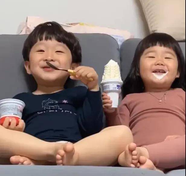 孩子|萝莉身住着大叔魂，还被妈妈穿成紫薯韩国3岁奶娃靠小肚子走红