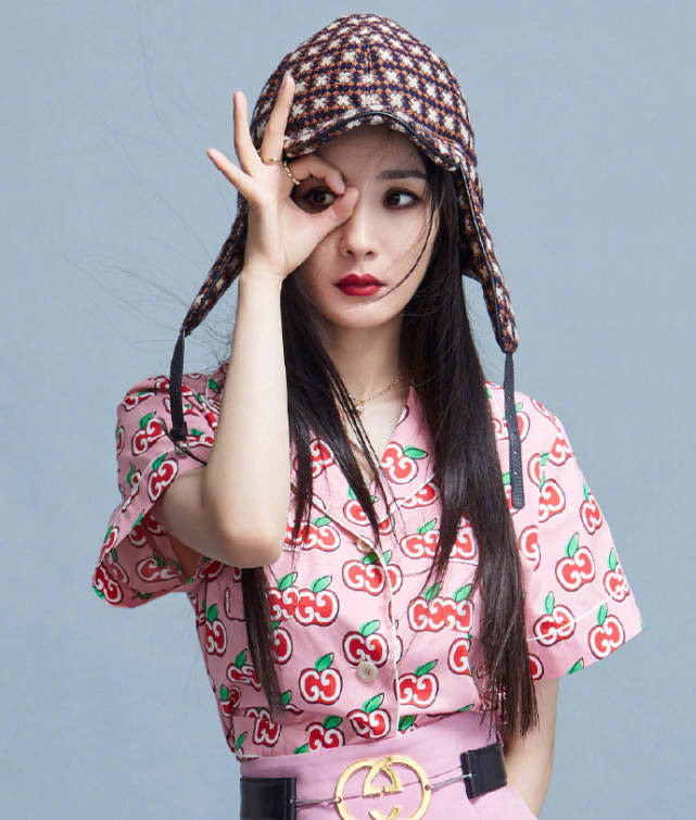 杨幂和魏大勋掐点暗秀恩爱,女儿小糯米近况曝光