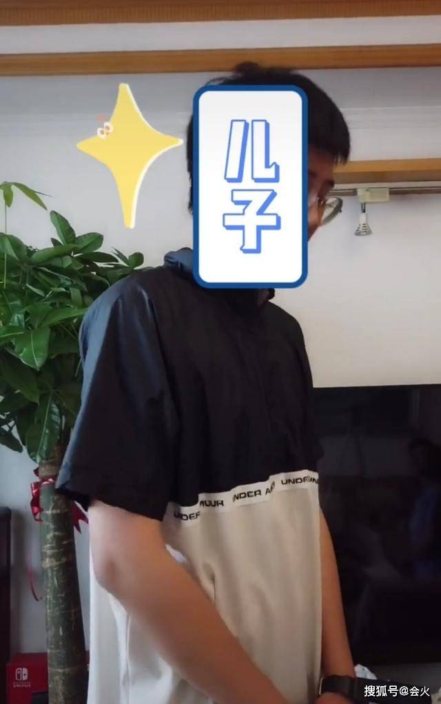 平台|原创知名央视主持人方琼变家庭主妇，在线收纳教学，儿子侧脸意外出镜