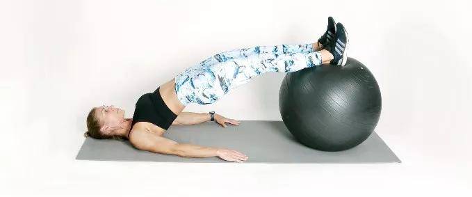 躺着举哑铃可以练哪个部位 70742e4d90bc45da9d6985067975cabf.jpeg