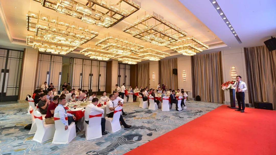 富力首府高端宴会厅"首府滙",为各种会议和高级宴会提供场所和服务