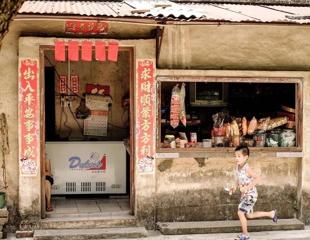 小卖铺|来波回忆杀：童年零食你还记得多少？小卖铺是座金光闪闪的藏宝屋