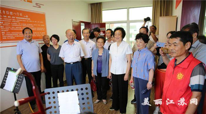 在淮期间,张艳主任一行首先听取了淮安市关工委主任刘学东,副主任郑勇
