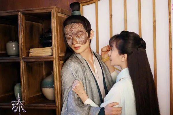 琉璃|原创今夏最强“美强惨”男星？出道9年终因9世虐恋爆火！
