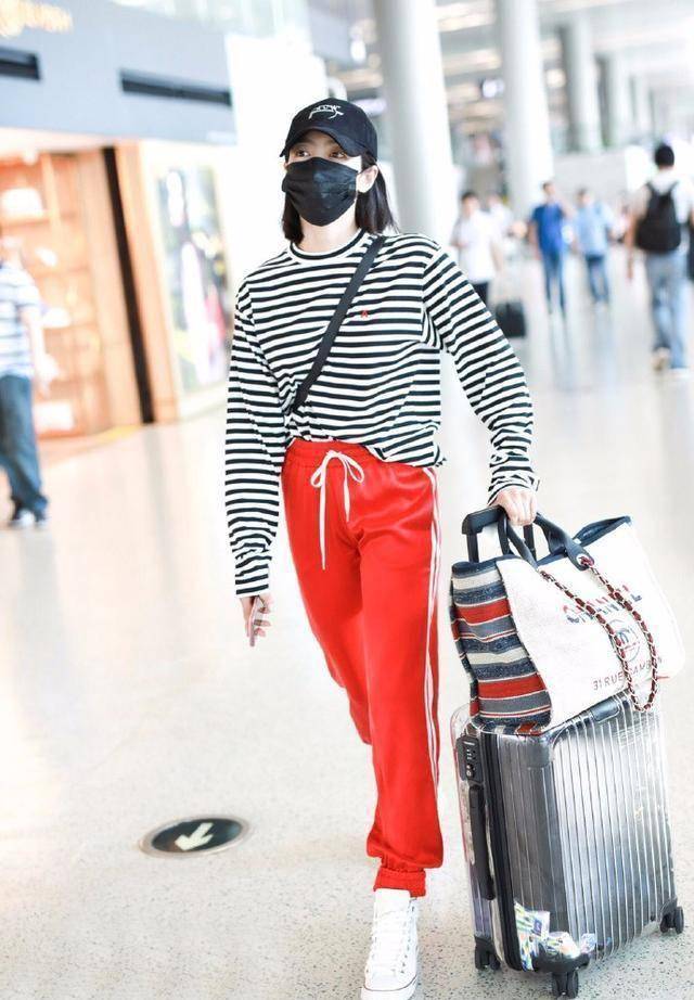 时尚穿搭学生党宽松 1fb554557c9e43ffbe044e6467303df4.jpeg