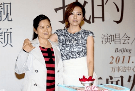 陈秋莳|原创张靓颖和前任离婚后，新男友就迫不及待宣誓主权了？