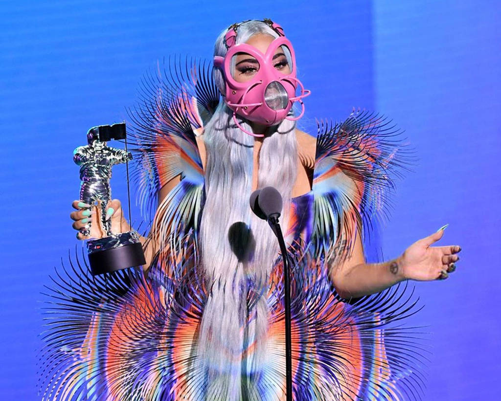 Lady|Lady Gaga横扫VMA五项大奖成最大赢家，嘎嘎小姐惊艳上演变装秀