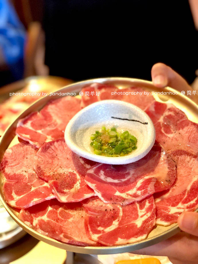 烤肉|搜食沈阳：爱马仕橙让烤肉更香美酒更醇||丰火阑珊烤肉酒场