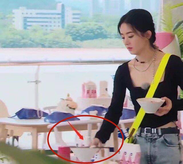 黄晓明|原创把尝完的刨冰吐回碗里,赵丽颖《中餐厅》被吐槽生活习惯糟糕