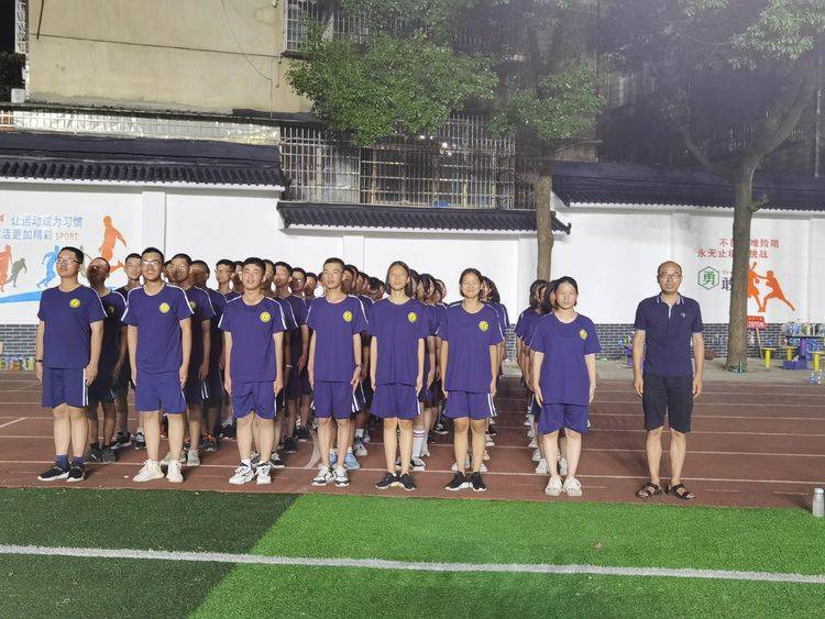 师情润|【湘乡一中军训录】DAY3 军训炼我意志，师情润我心田