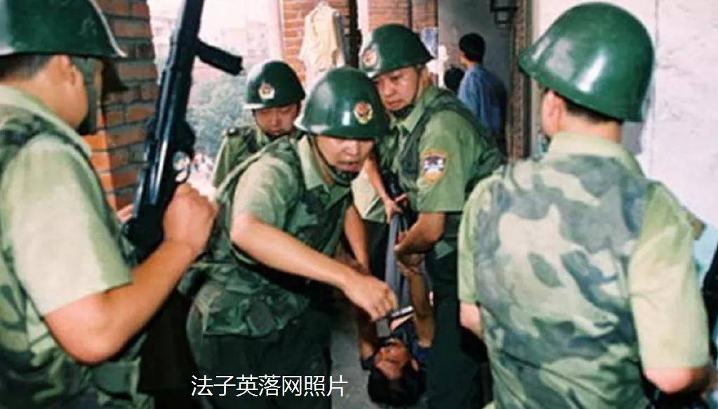 风情万种,残杀7人,她是悬在男人头顶的一把尖刀