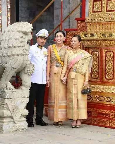 国王|不到一年，废妃回宫，甄嬛传都没这么精彩，科普国王的家庭成员