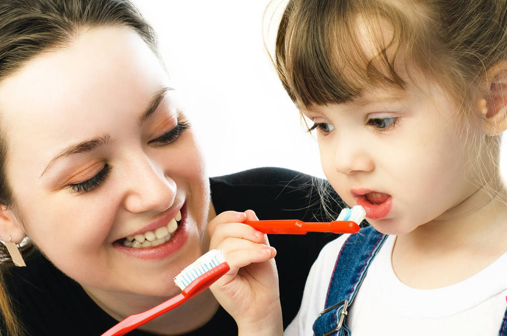 宝宝不爱刷牙,父母应该怎么做?