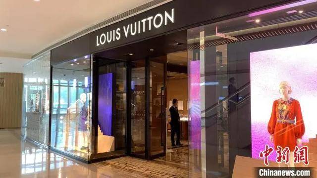 品牌|涨涨涨!排队抢购,晚买一天,涨价三千?