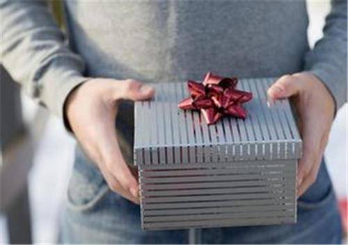 怎么给别人送礼包 95d2db5dd9c642ca87bbdb283a6aa68f.jpeg