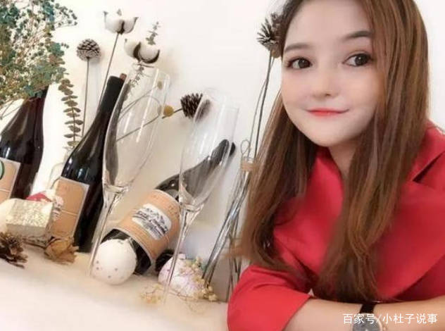 富豪|1米35少女外出打工，被称“最美袖珍女孩”，因长太美被富豪狂追