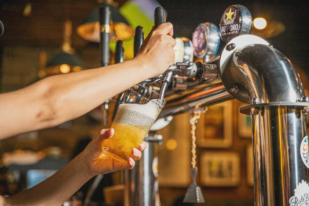 上海|愚园路明星聚集地,@黄觉 就能喝酒!