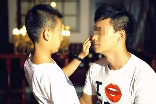 家长|当着孩子面不能做这三件事,否则会被“记恨”很久,家长要重视