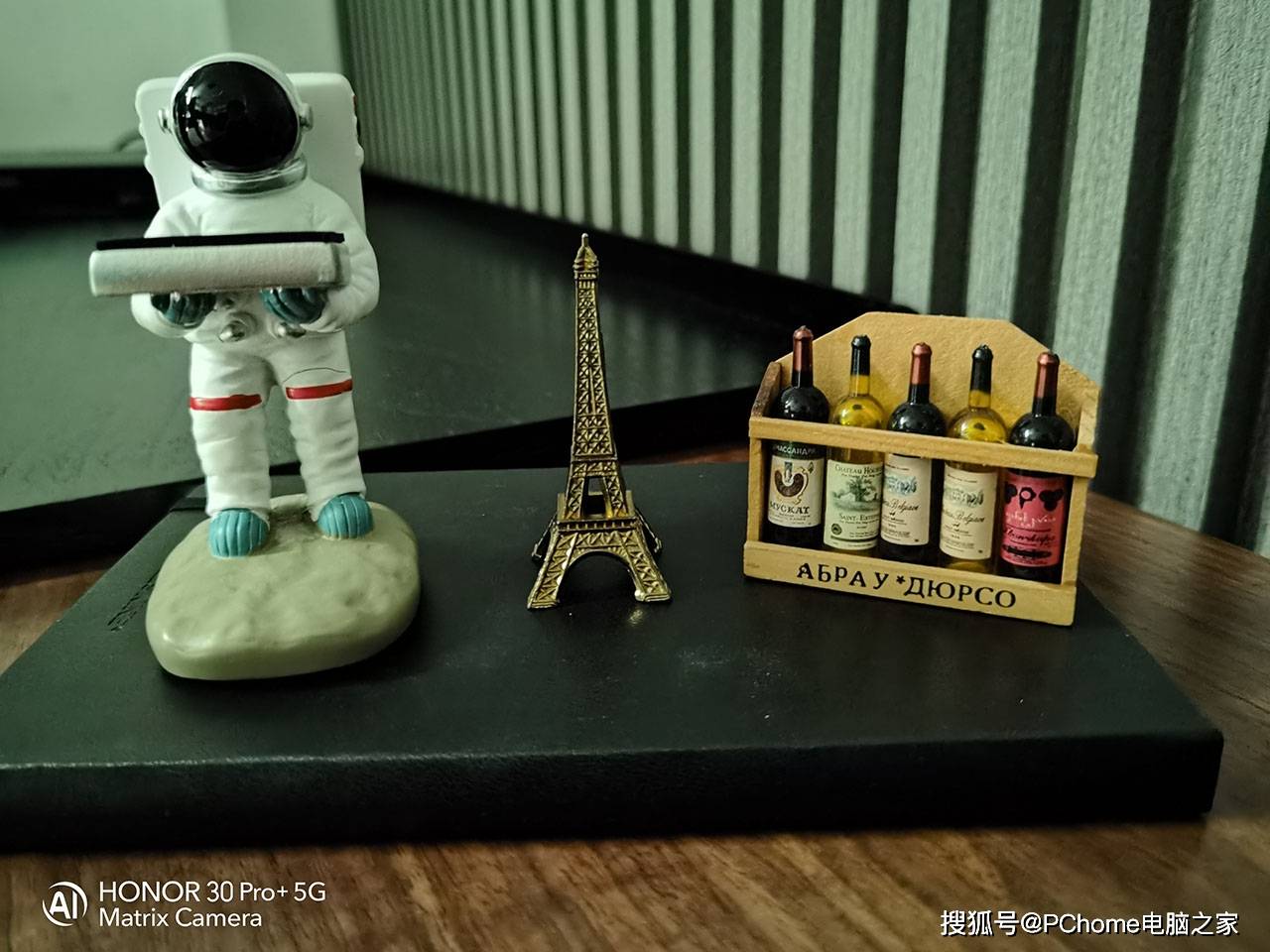 pro|进光量是王道 荣耀30 pro+、小米10 pro极限暗光拍照对比