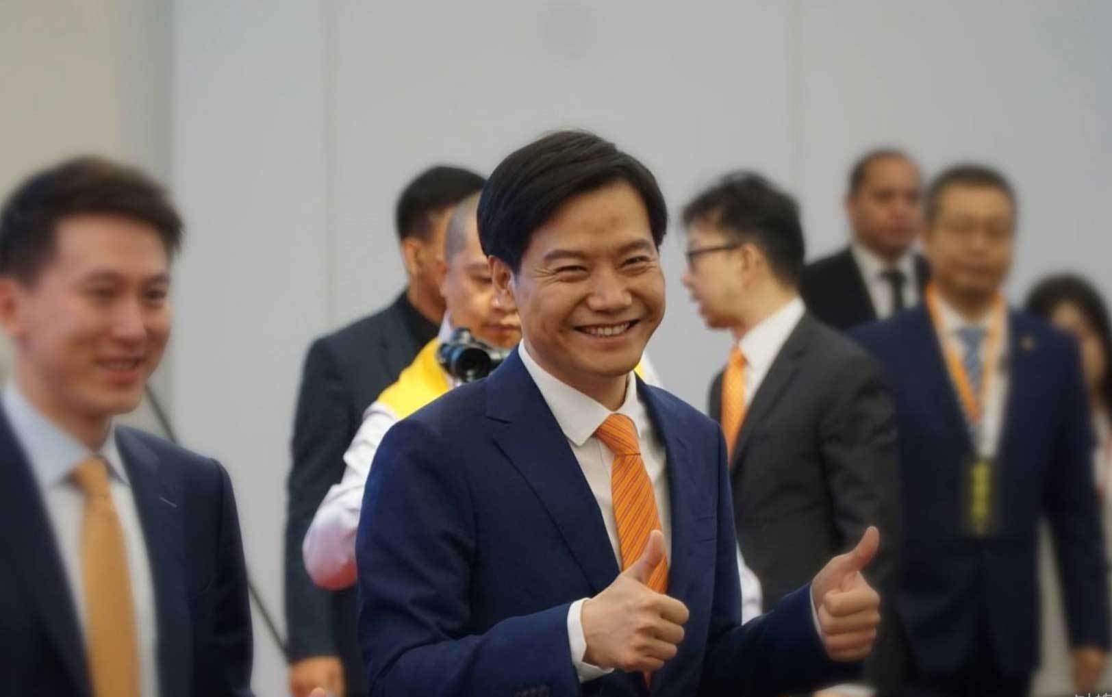 高管|小米给高管发十年金手铐：发行超2亿份期权激励