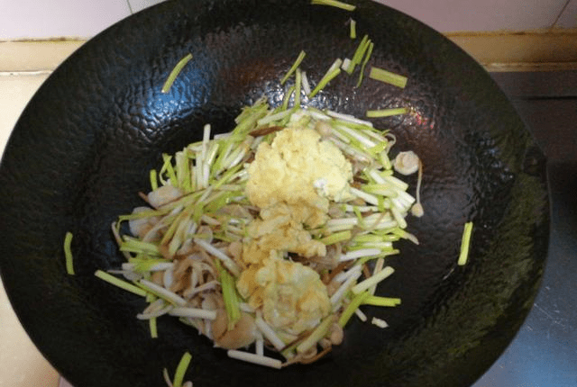 怎么把鸡蛋炒得更黄 93f0764f581c4b6f803467cac303bd2f.png