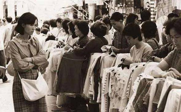 双赢彩票市场观点 中国纺织服装专业市场的四个发展阶段和四个趋势(图1)