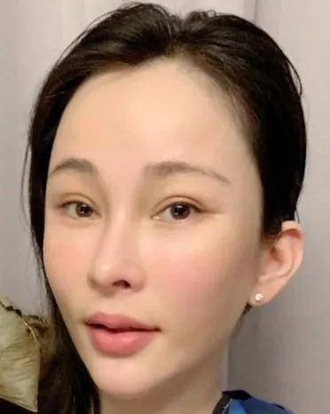 温岚|她都这么红了,到底还有什么执念非要N次换头成眯眼怪啊?