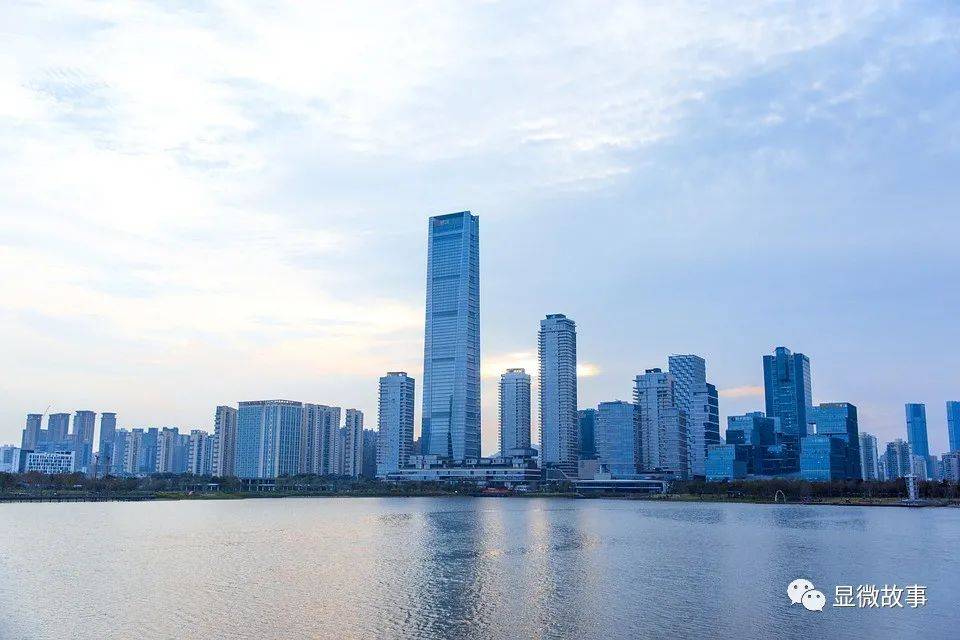 炒3000元的房子,赚深圳首付,他买到了“鬼城”