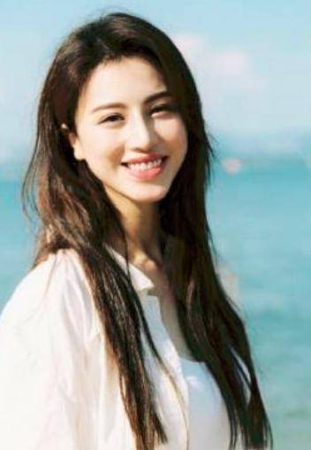 刘翔前妻葛天离婚后,越来越美,活成了少女模样