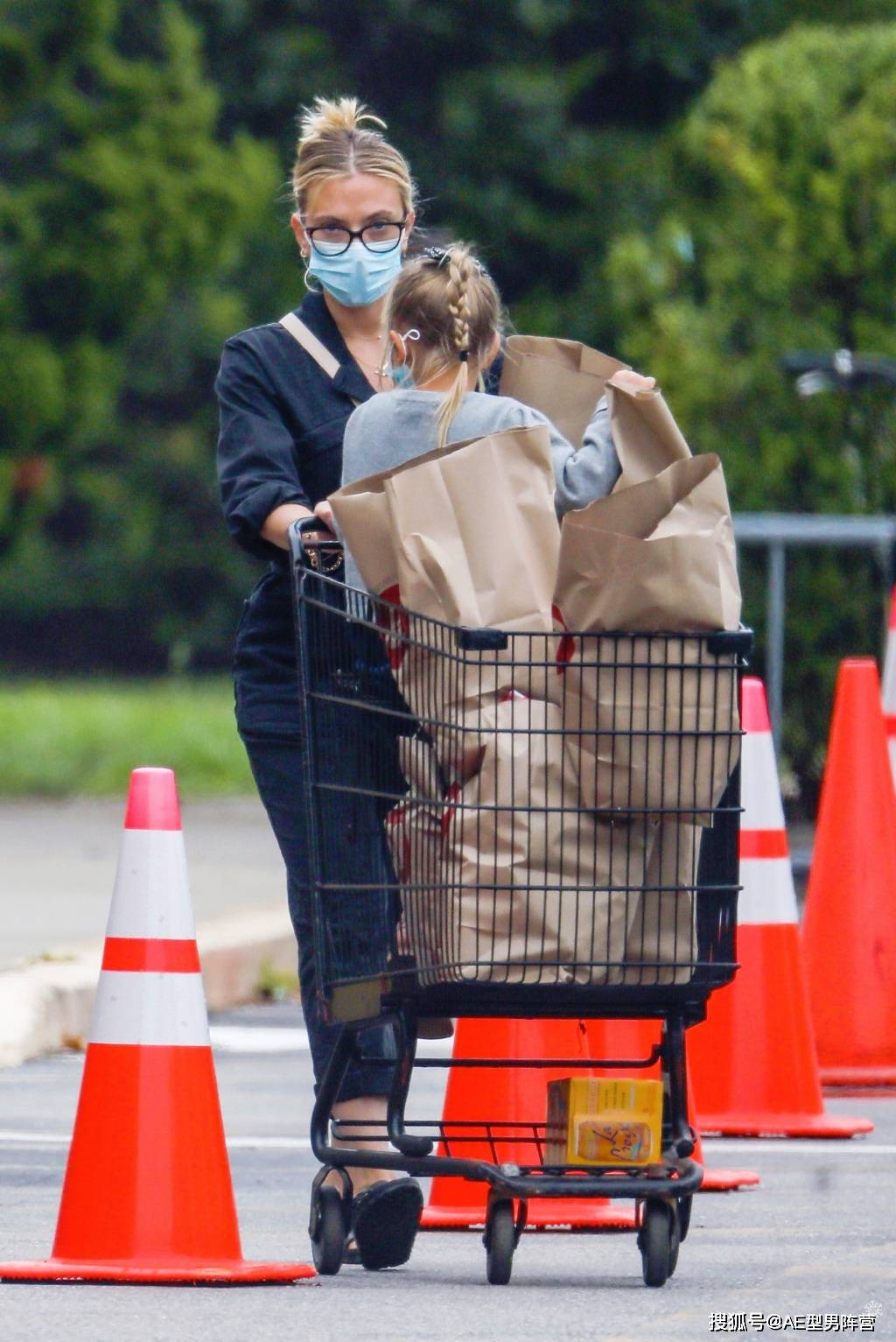 斯嘉丽·约翰逊|“寡姐”斯嘉丽·约翰逊带女儿出门!6岁小Rose,完美继承老妈气质