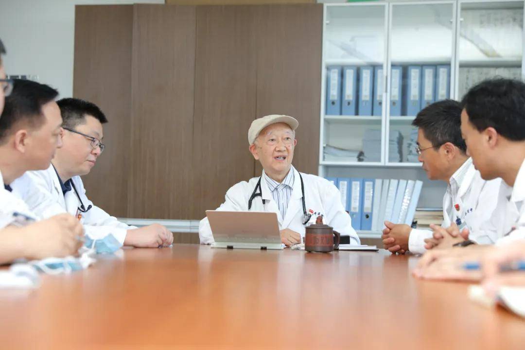 楷模江苏省中医院开展向江苏省十大医德标兵唐蜀华教授学习活动