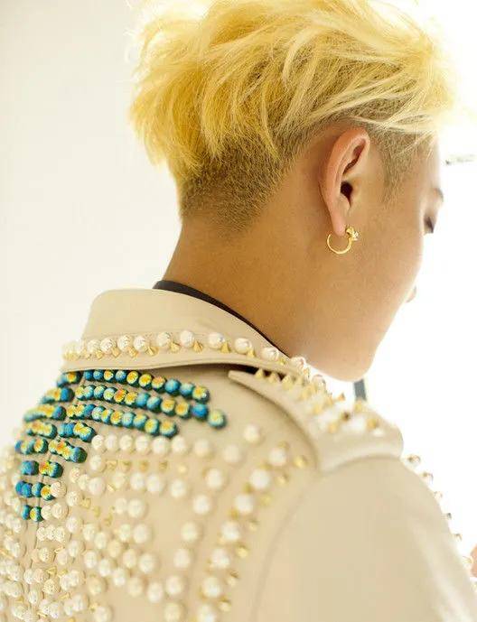 Coach|杨紫为代言Coach减重10斤?可品牌做公益也没法洗白辱华的事实...