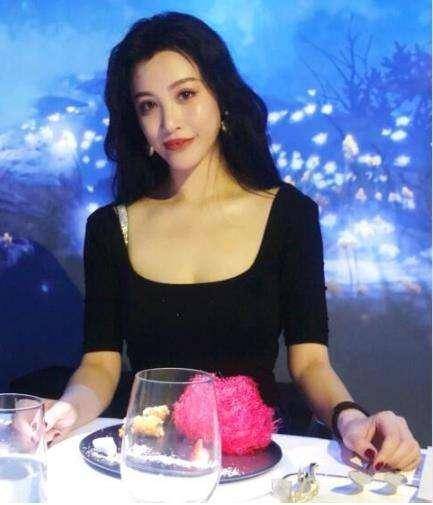 刘翔前妻葛天离婚后,越来越美,活成了少女模样