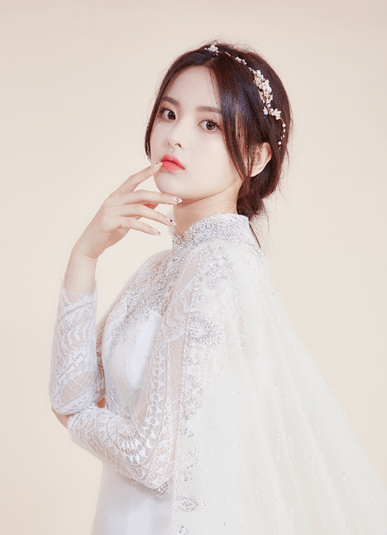 村姑|从村姑到公主，杨超越是如何实现逆袭的？看完后我也明白了