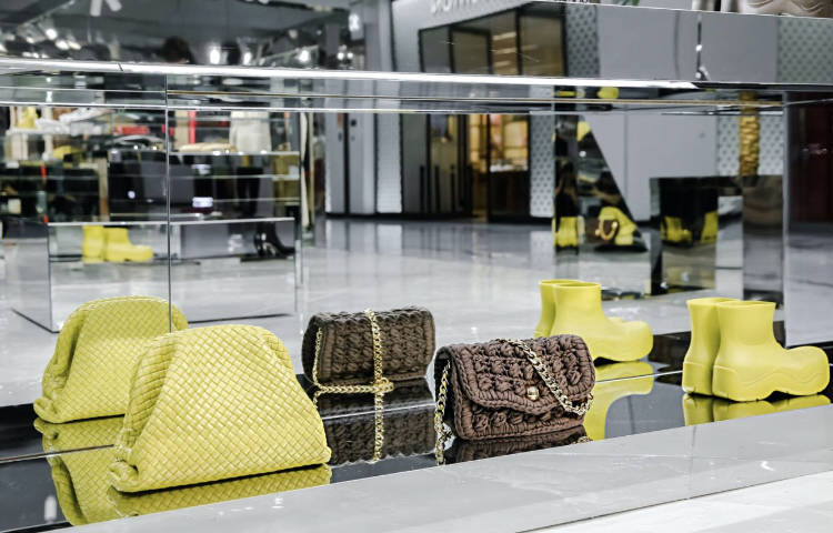 Bottega|“人间种草机”童瑶，手里的包包太飒了！