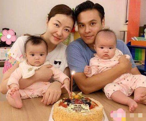 腹肌|40岁熊黛林晒素颜照超惊艳，有6块腹肌不像两女之母