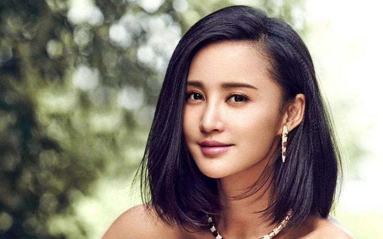 驱蚊水排行_张歆艺为孩子少挨蚊子咬,背桶满小区洒驱蚊水,她一直就非常好