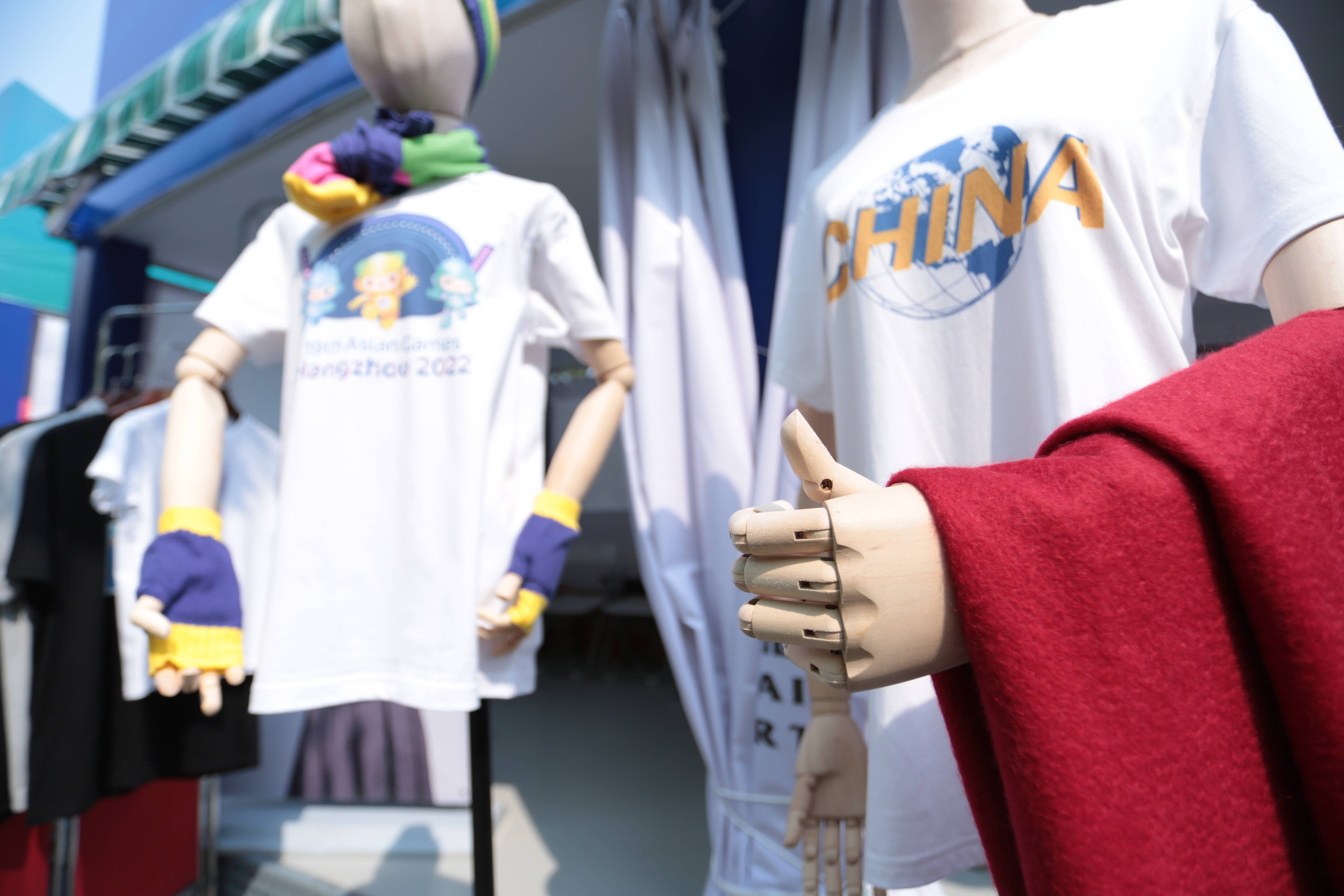 |雪莲集团北京金三环公司亮相服贸会 授权特许产品“服务全球客户”