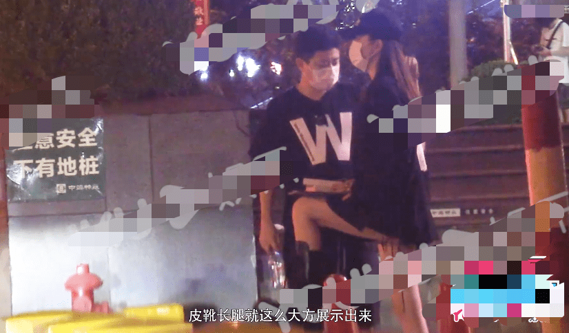 友约饭|佘诗曼深夜与友约饭，吃火锅也打包带走获赞，勤俭持家就差一个伴