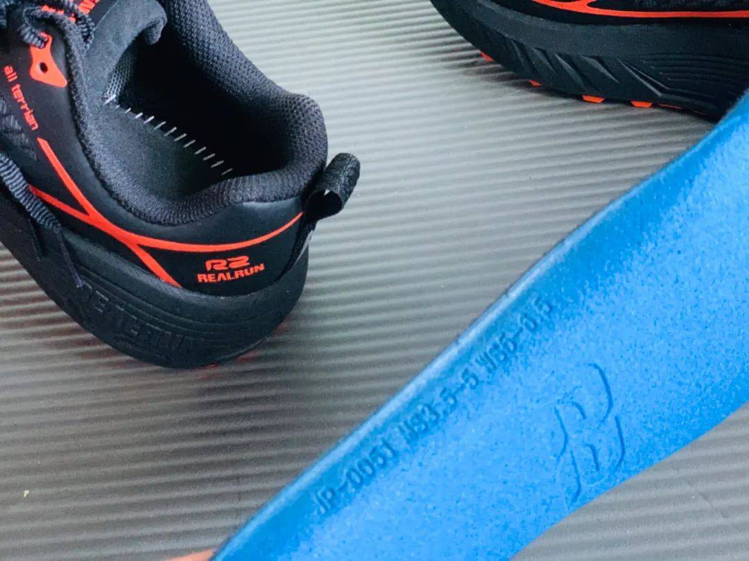 地形|R2信念全地形跑鞋，公路，山地，跑步机都可以驾驭！