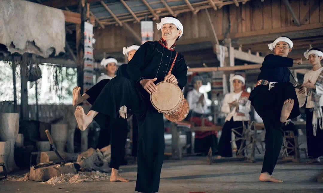 让窦文涛和马家辉着迷的象脚鼓,在版纳傣族乐器中一直稳站c位