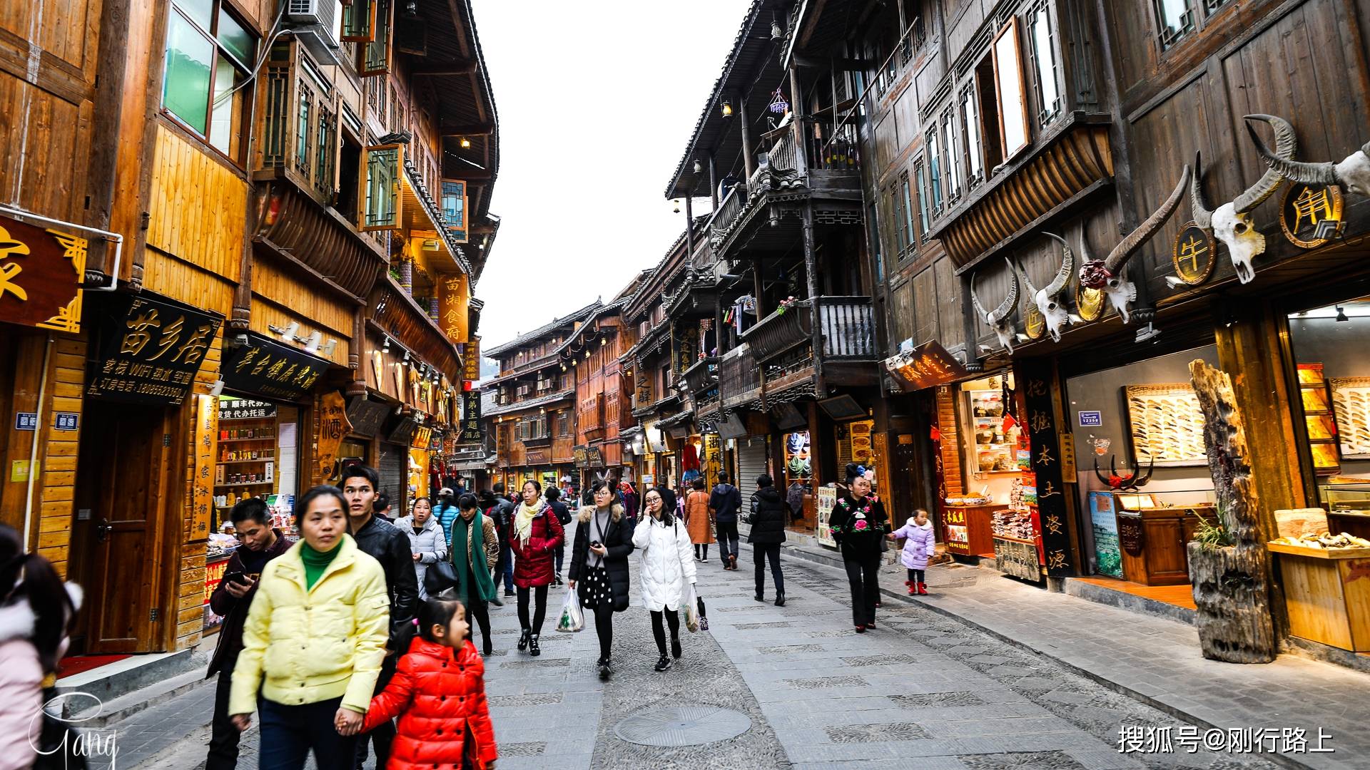 苗寨|不同的角度看西江千户苗寨,才发现没有白来