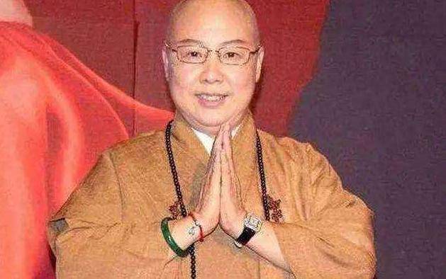 费玉清姐姐:当过艳星做过小三,39岁剃发修行,69岁复出捞金?