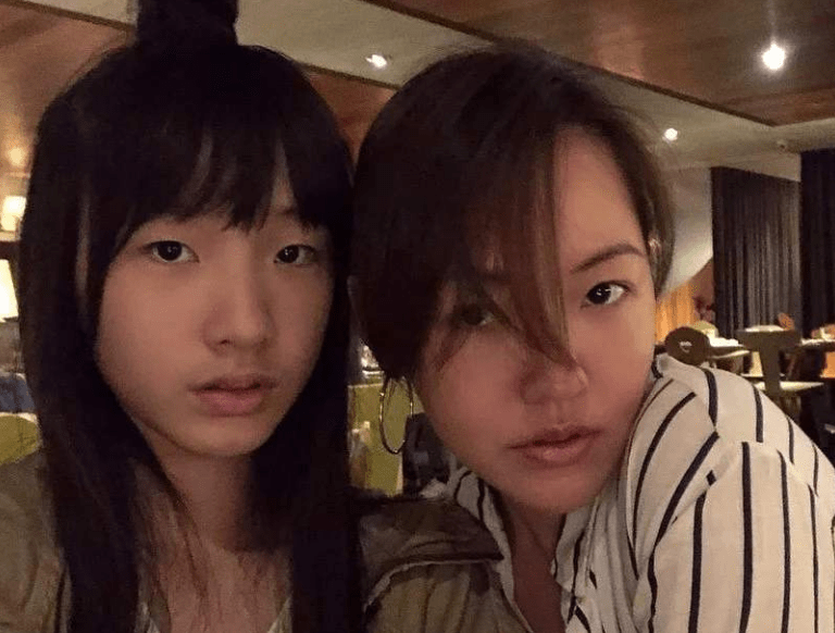 亲妈|小S大女儿许曦文晒照，14岁超模脸无辜卖萌，颜值比亲妈还高