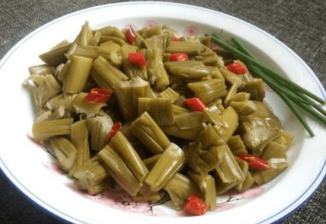 九月,这种蔬菜多囤点,比新鲜的还好吃,炖肉特别香_五花肉