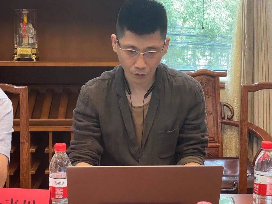 能源|中能全联能源集团董事局主席许洺鑫应邀出席中宏国运科技产业有限公司座谈会?