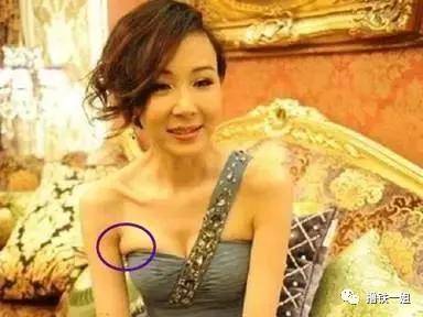 内衣|虞书欣暴露油腻肚腩没多久，这次竟然公开要求p副乳了，身材管理就这么难吗？